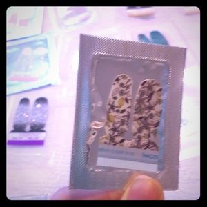 *free*  twosies color street accent pack